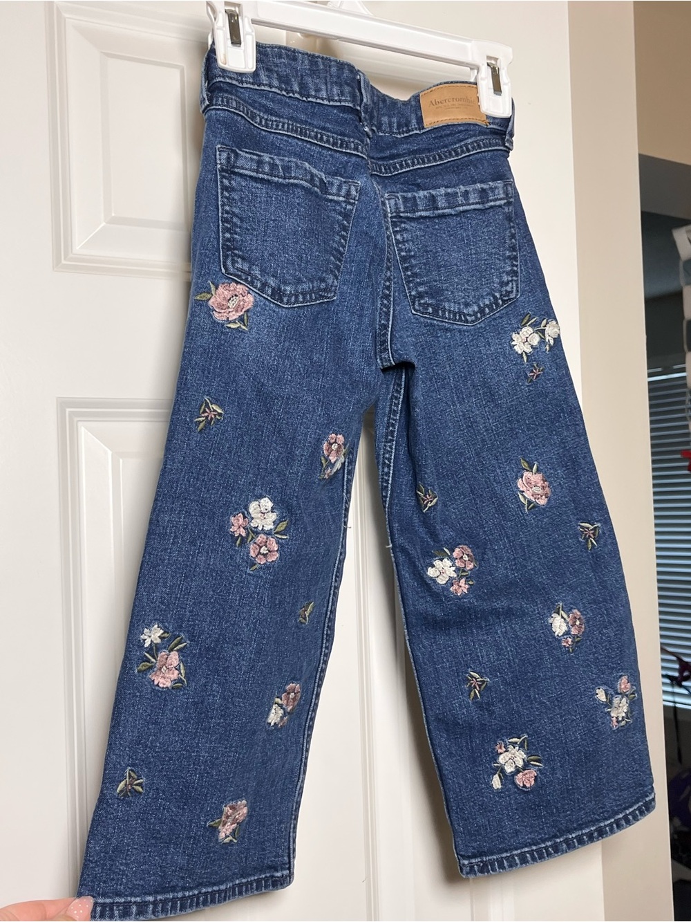 Abercrombie Kids Floral Embroidered Wide-Leg Jeans Girls 5/6 - Picture 5 of 6